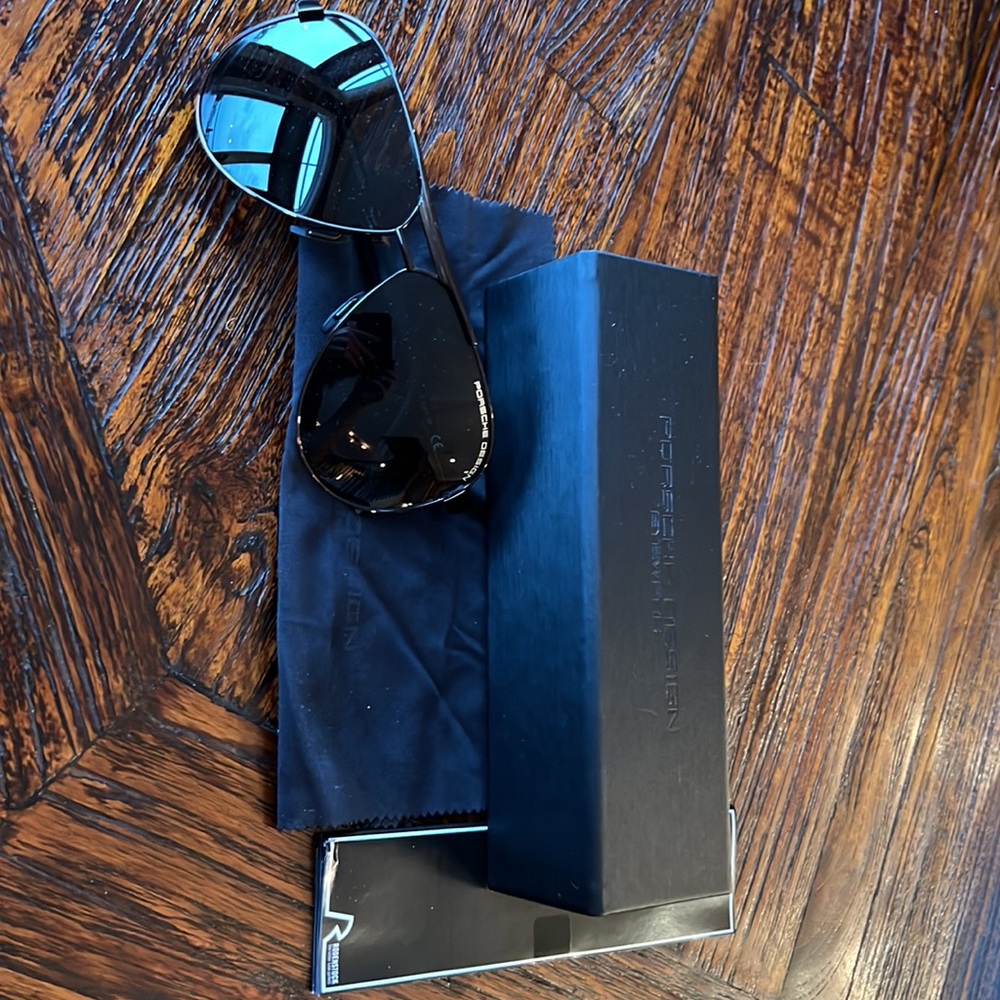 Porsche Design Aviator - Picture 2 of 6